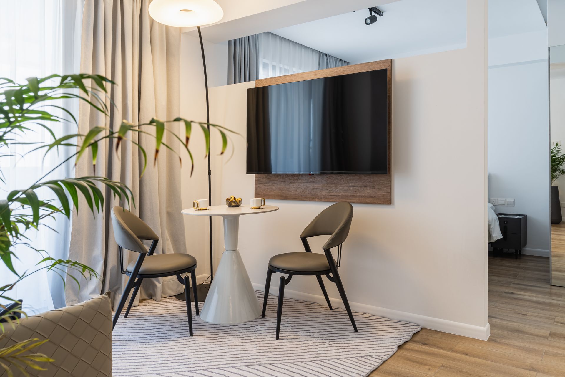 Studio Suite - Dining Area