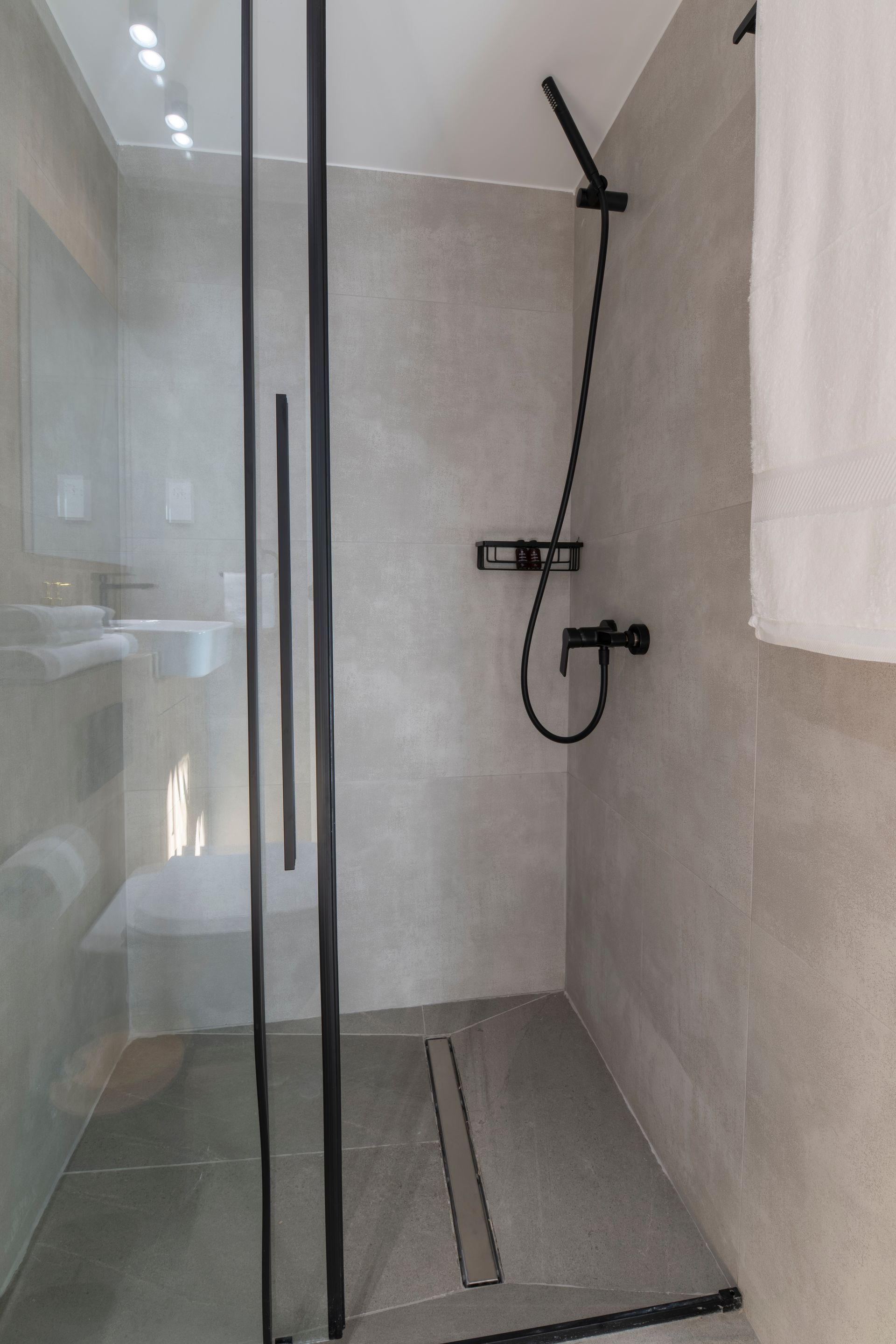 2-Bedroom Suite - Kitchen Island