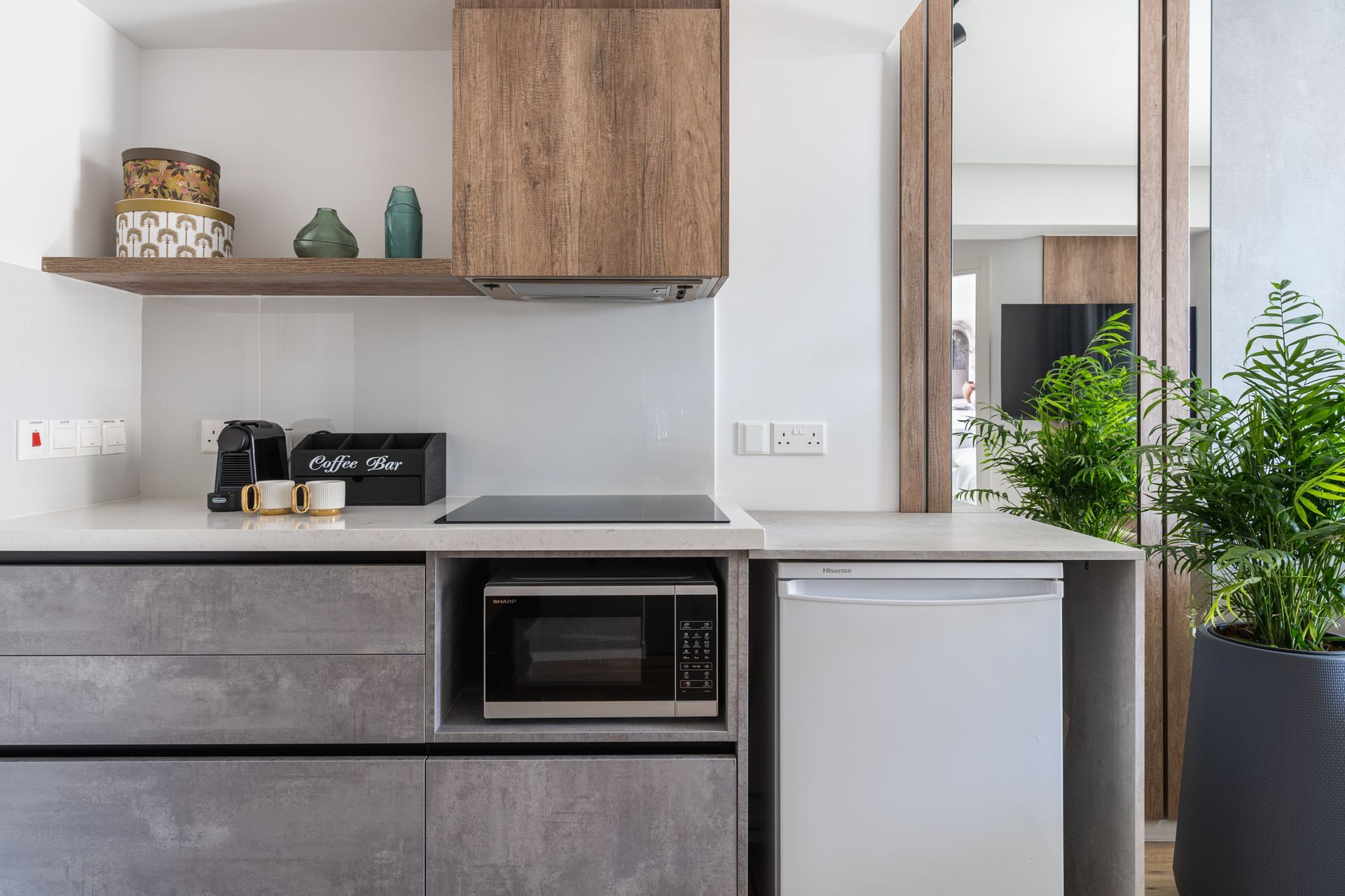 1-Bedroom Suite - Kitchen