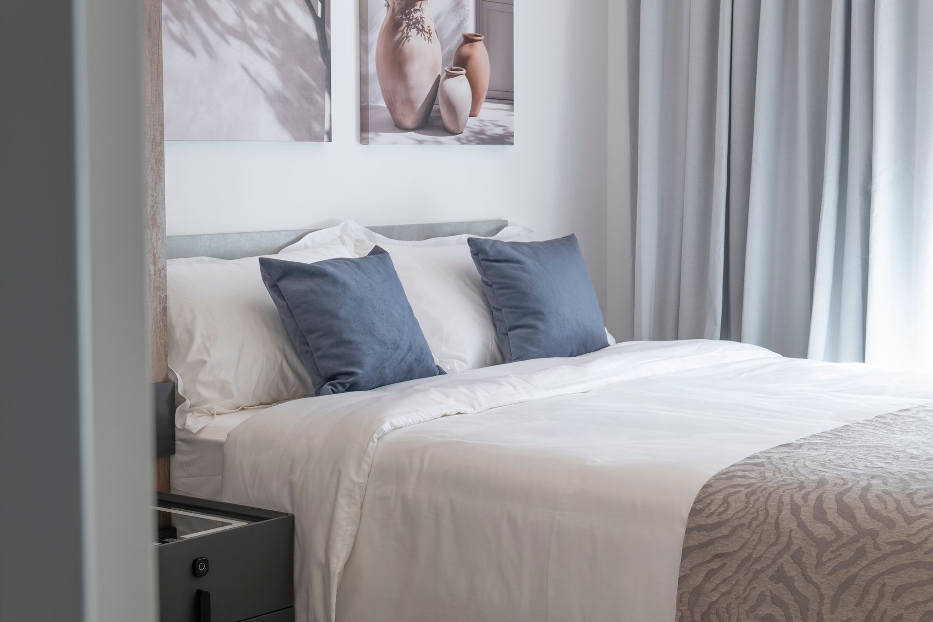 1-Bedroom Suite - Night View