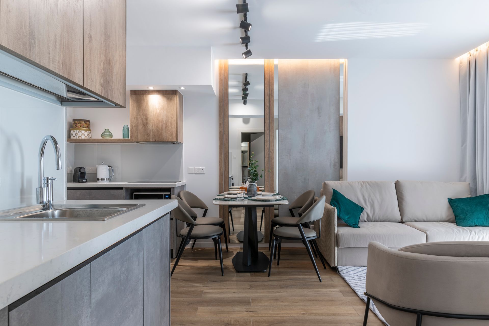 1-Bedroom Suite - Outdoor Seating